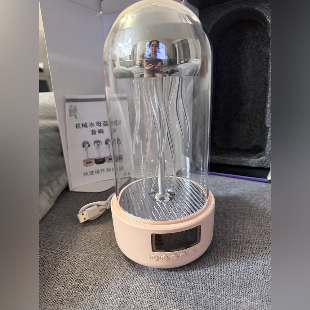 Motion Jellyfish Bluetooth speaker Clock with Colorful Light Display - Picture 9 of 16